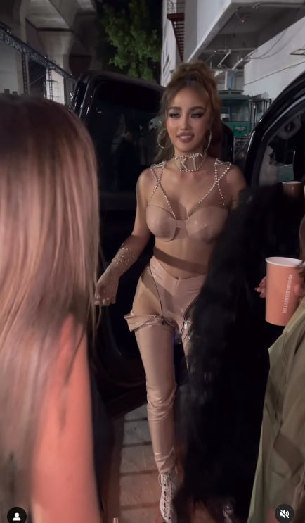 กระแต อาร์สยาม ชุดนู้ด