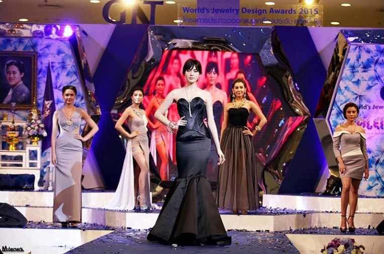 ดราม่า เบลล่า กันซีน ใหม่ ดาวิกา