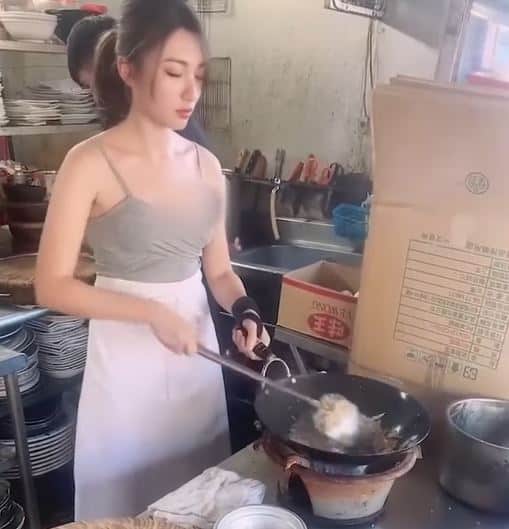 นางฟ้าข้าวผัด ร้านไหน
