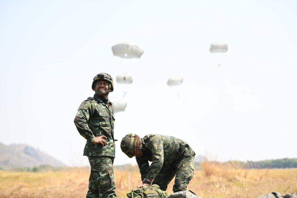 บัวขาว นักมวยไทย