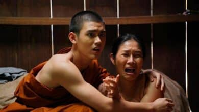 หุ่นพยนต์ ถูกเซนเซอร์