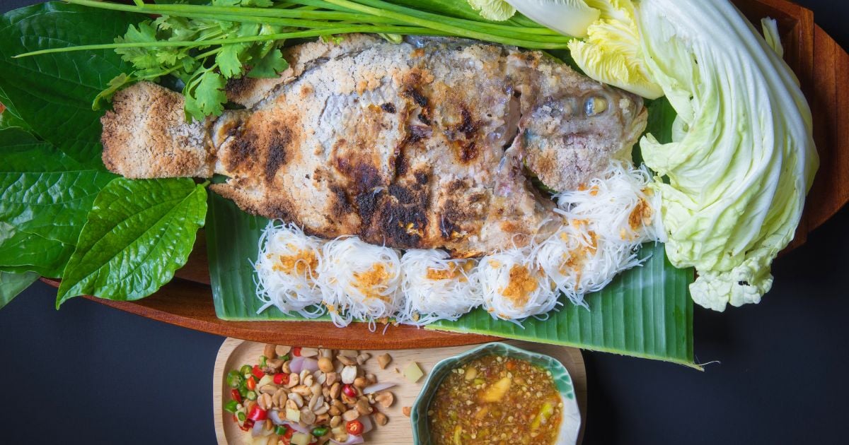 นั่งกินปลาเผา ทำนายฝัน