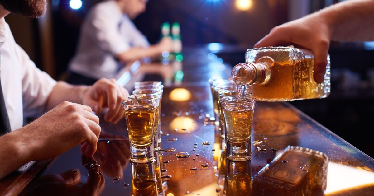 ฝันว่ากินเหล้า ดื่มเบียร์