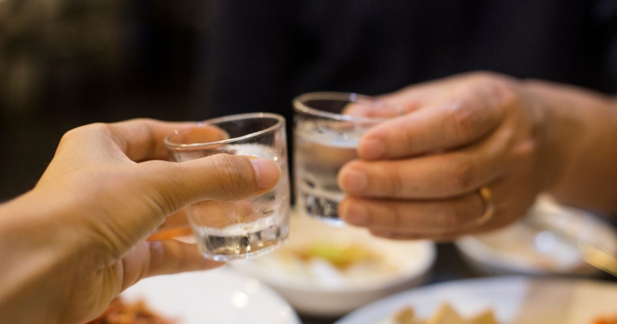 ฝันว่ากินเหล้า เลขเด็ด ทำนายฝัน