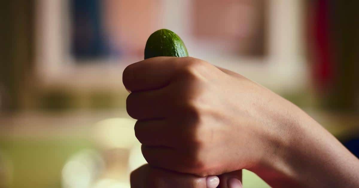 ฝันว่าจับอวัยวะเพศตัวเอง ผู้ชาย