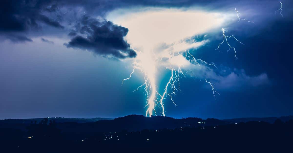 ฝันว่าโดนฟ้าผ่า