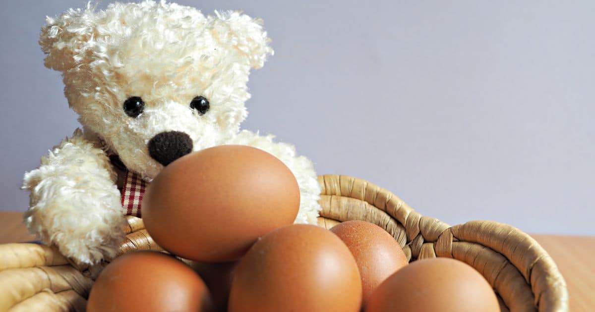 ฝันว่าโดนจับไข่