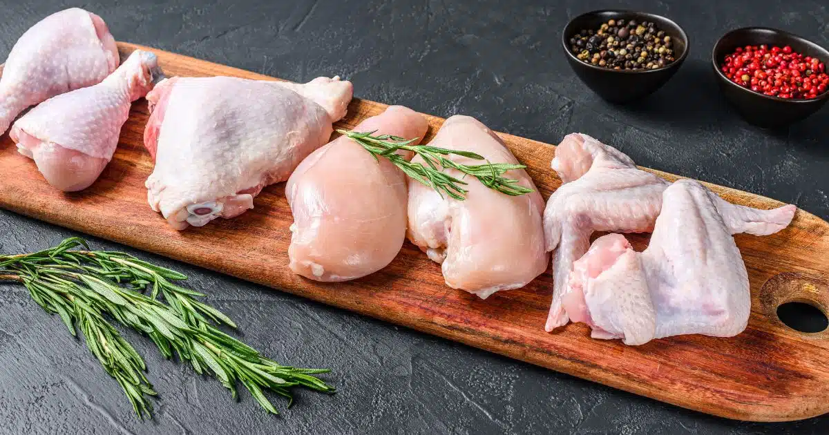 ฝันเห็นเนื้อไก่