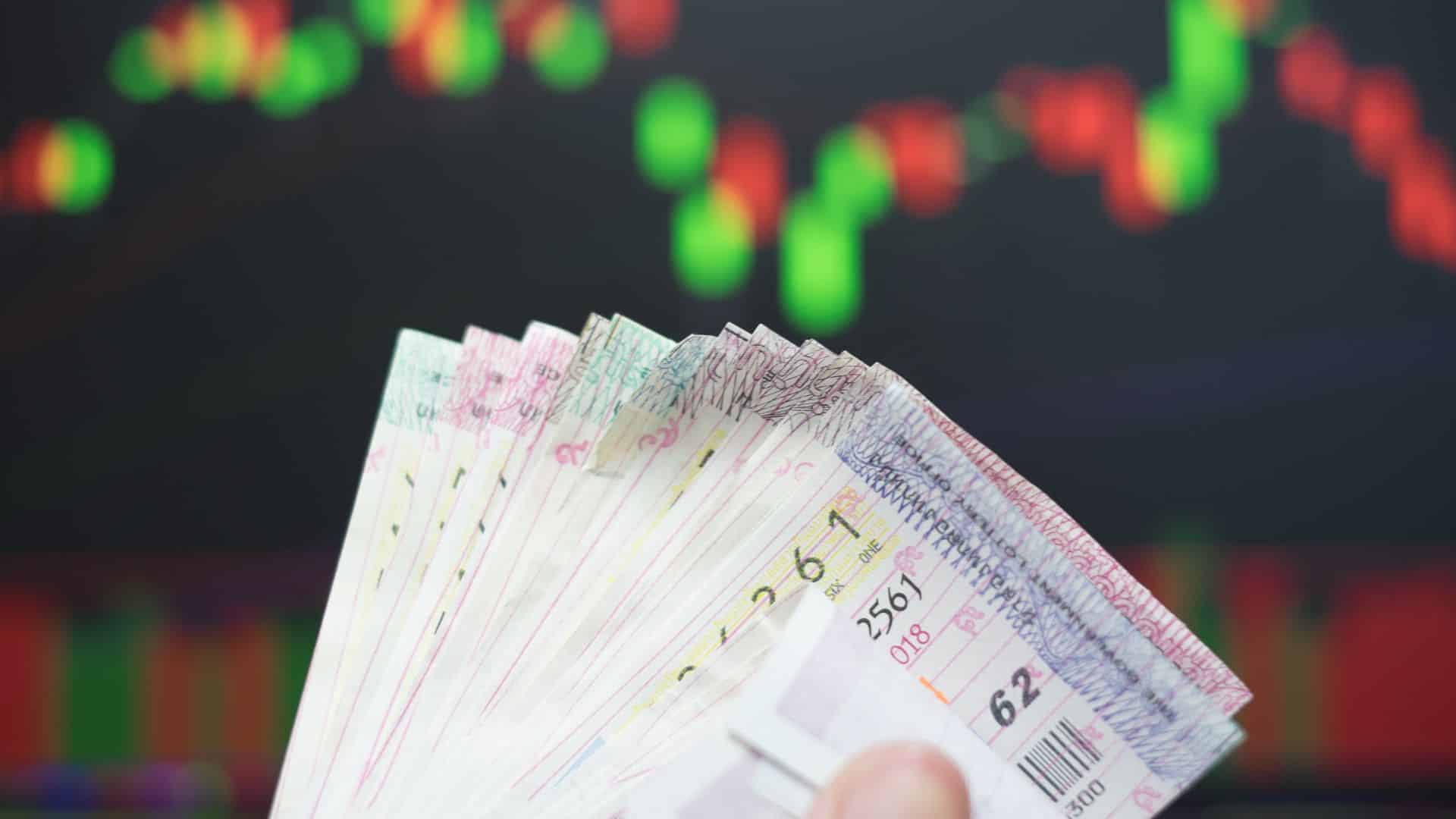 สถิติหวยออก 1 เมษายน ย้อนหลัง 20 ปี