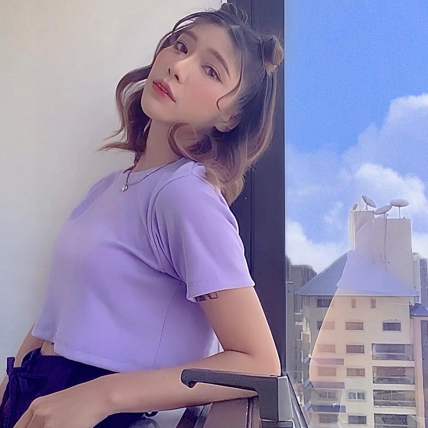 หนิง ไอลีน ประวัติ