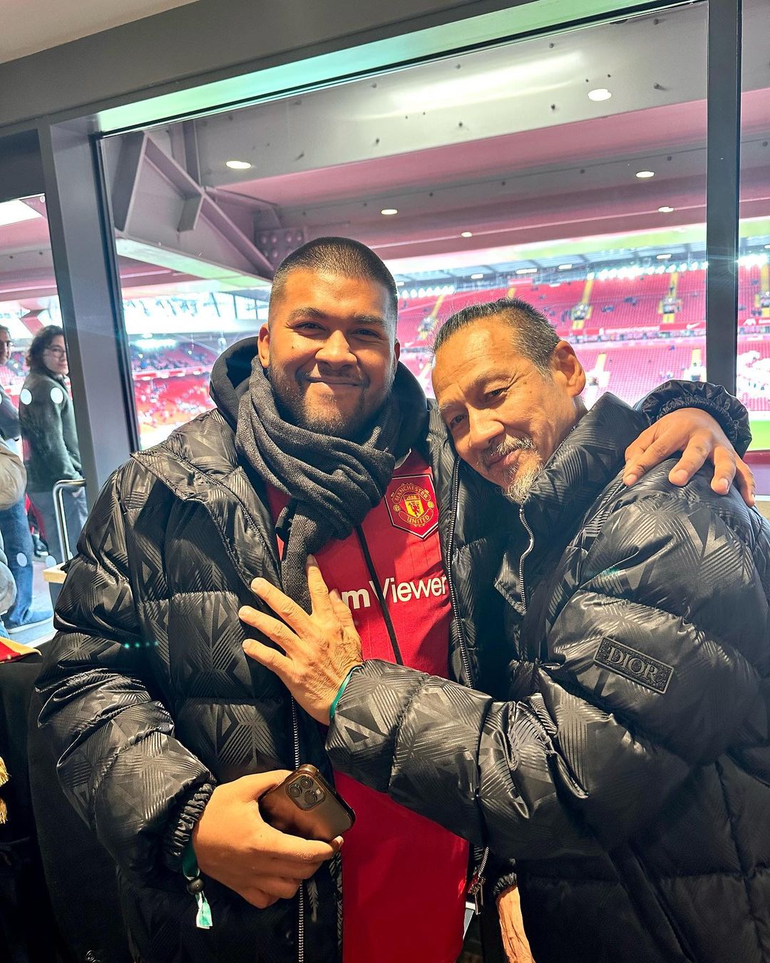 อ๊อฟ พงษ์พัฒน์ บินตรงดูศึกแดงเดือด