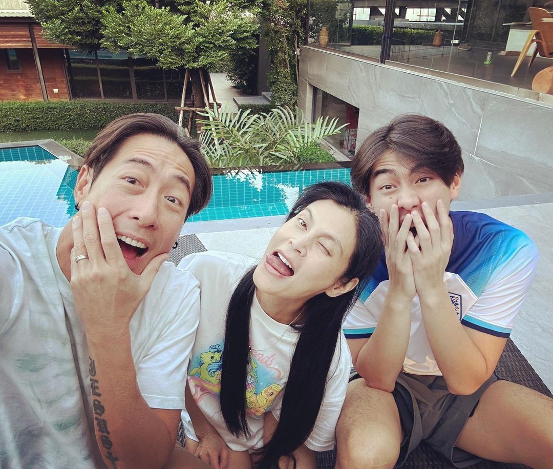 คู่รักดาราดังเซ็นใบหย่า