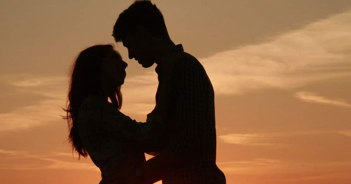 แคปชั่นเดือนเมษา คนคลั่งรัก