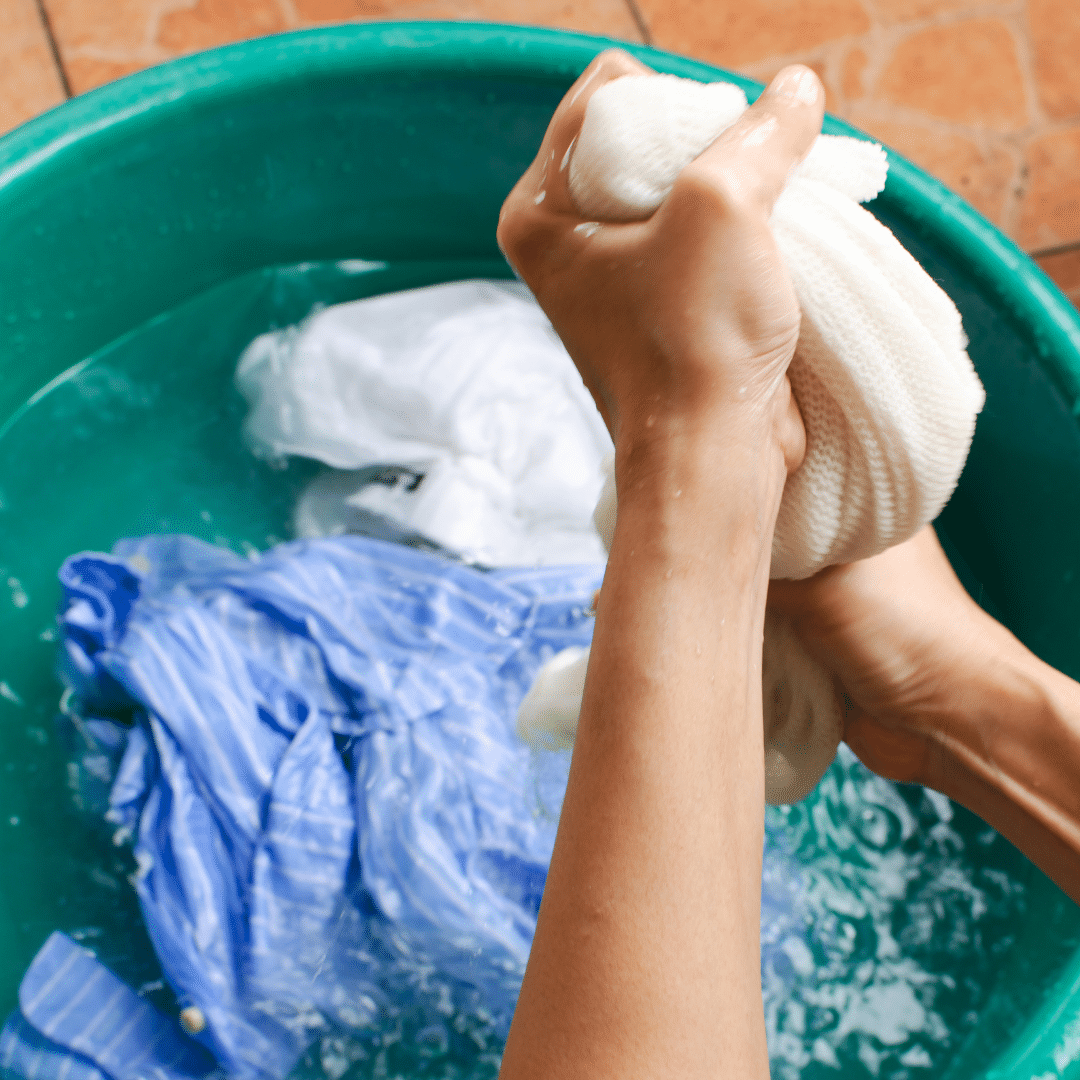 เคล็ดลับ ซักผ้าด้วยมือ ข้อดี-ข้อเสีย พร้อมแชร์เทคนิคซักให้หอมสะอาด |  Thaiger ข่าวไทย