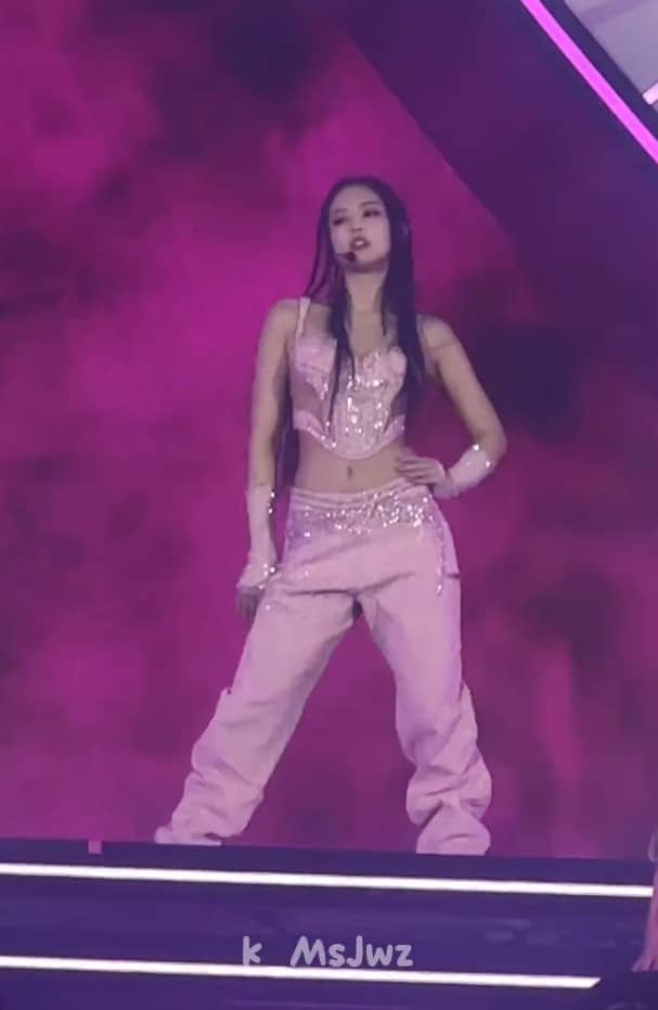 ชุดเจนนี่ในงานโคเชลล่า