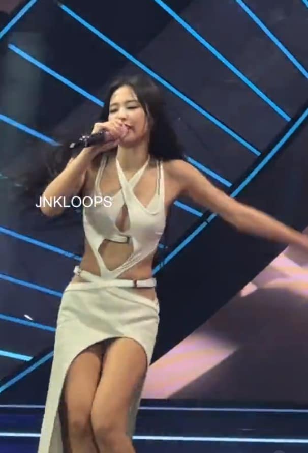 ชุดเจนนี่ในงานโคเชลล่า