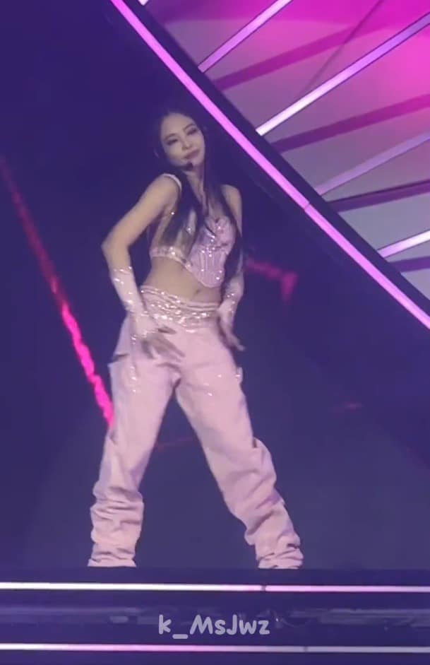 ชุดเจนนี่ในงานโคเชลล่า