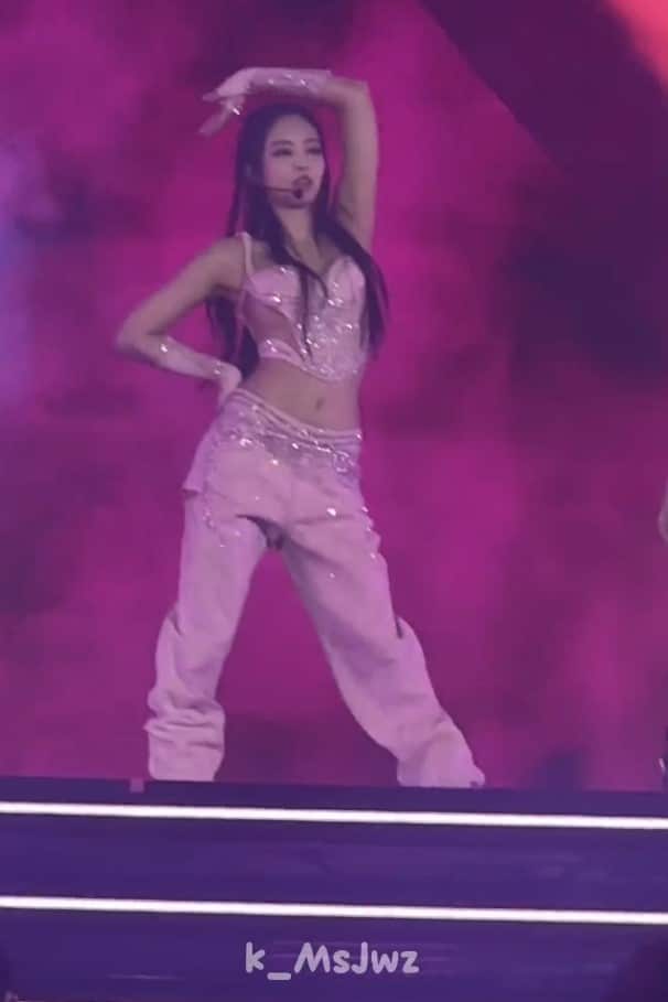 ชุดเจนนี่ในงานโคเชลล่า