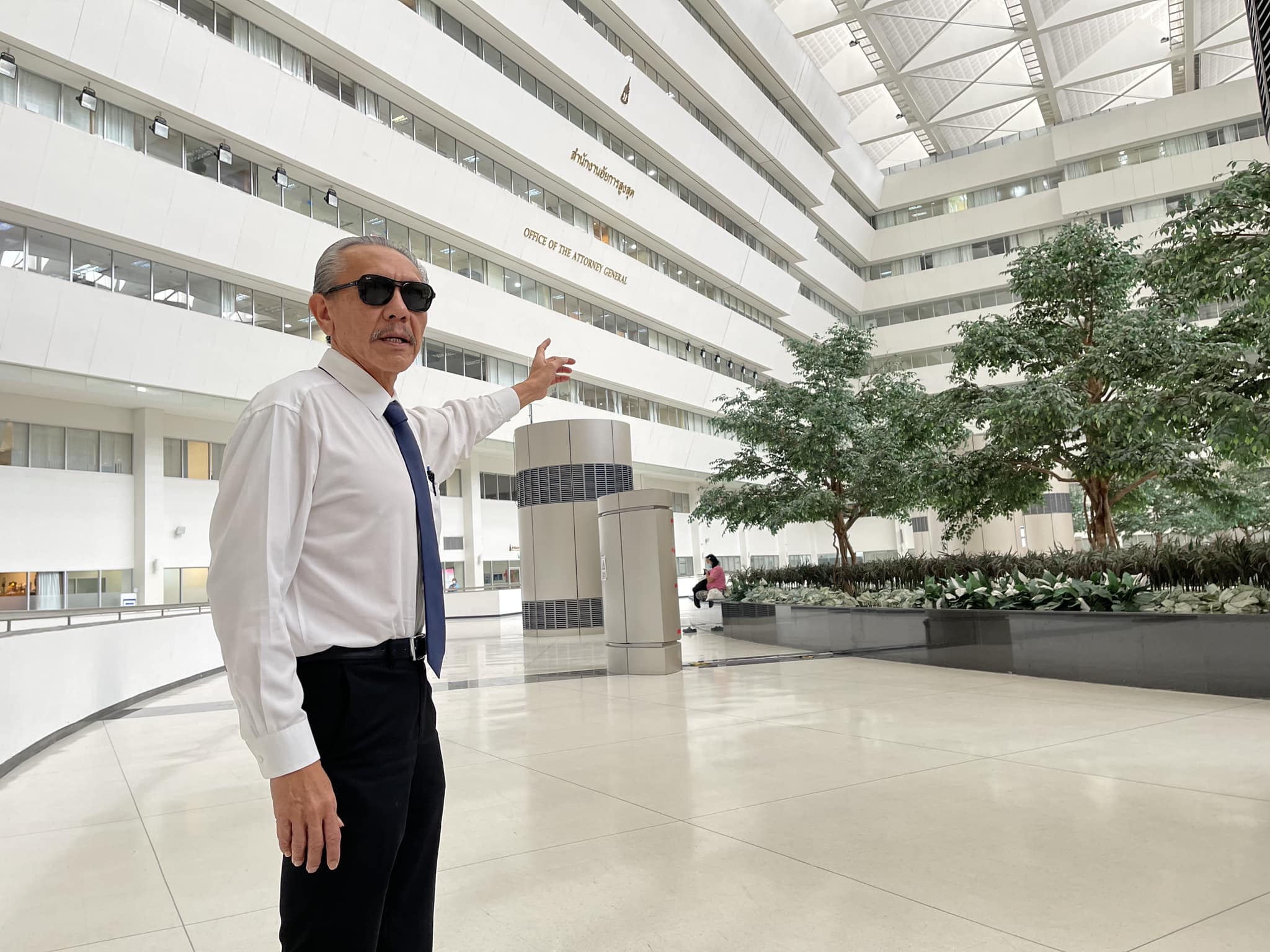 'ชูวิทย์' แฉทนายดังแอบทำเว็บพนัน