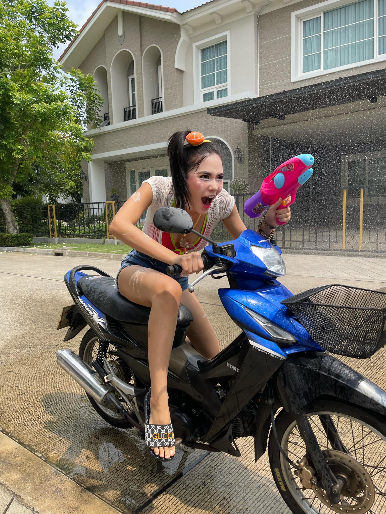 น้ำตาล ชลิตา อีกี้