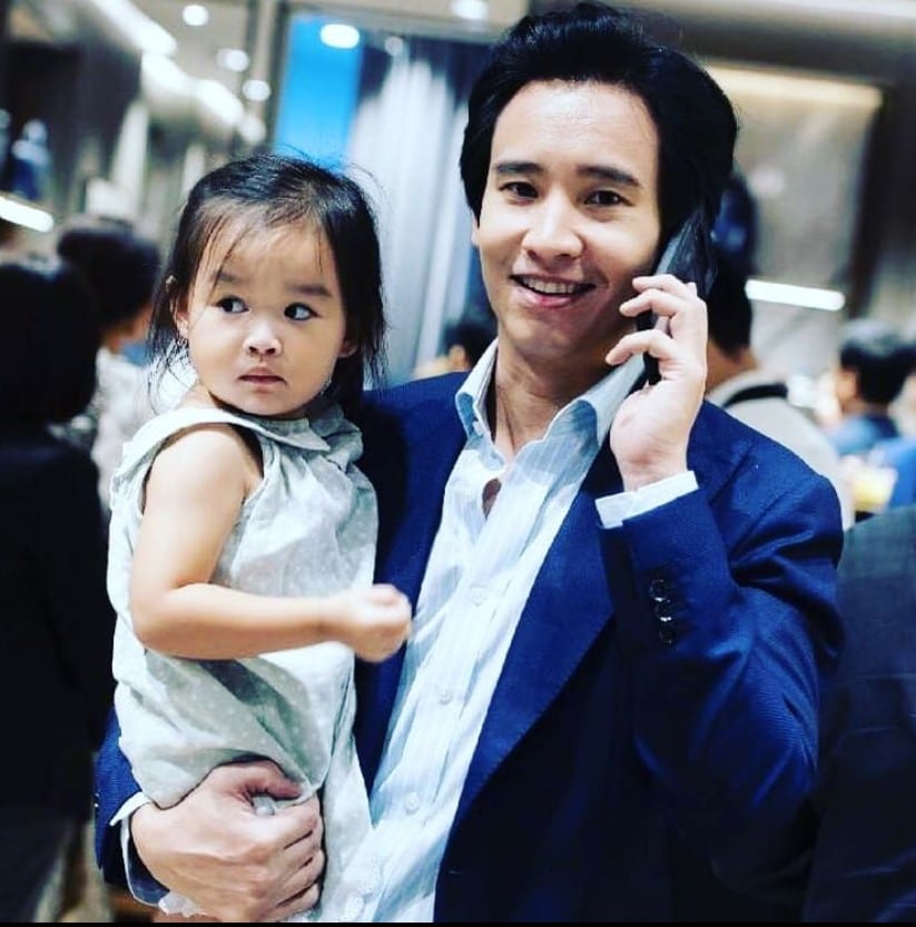 ประวัติ ทิม พิธา