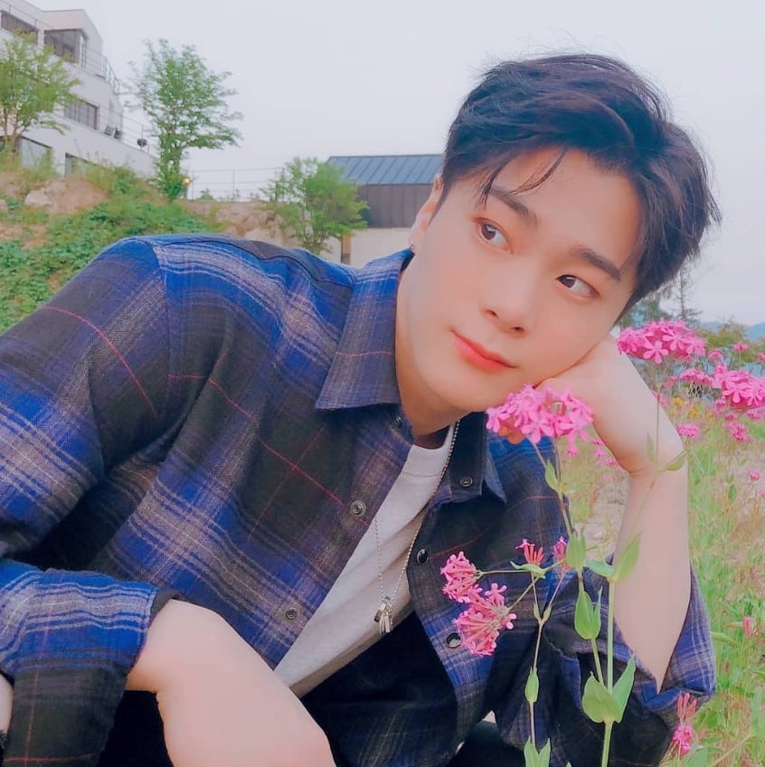 ประวัติ มุนบิน astro นักร้อง