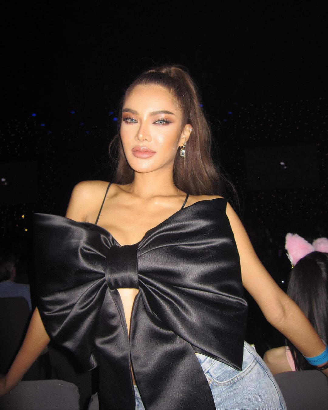 ประวัติ 'อุ้ม ทวีพร'