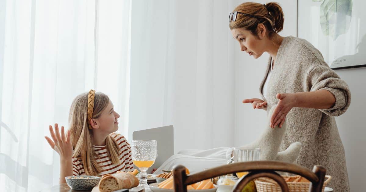 ทำนายฝัน ฝันว่าโดนแม่ด่า