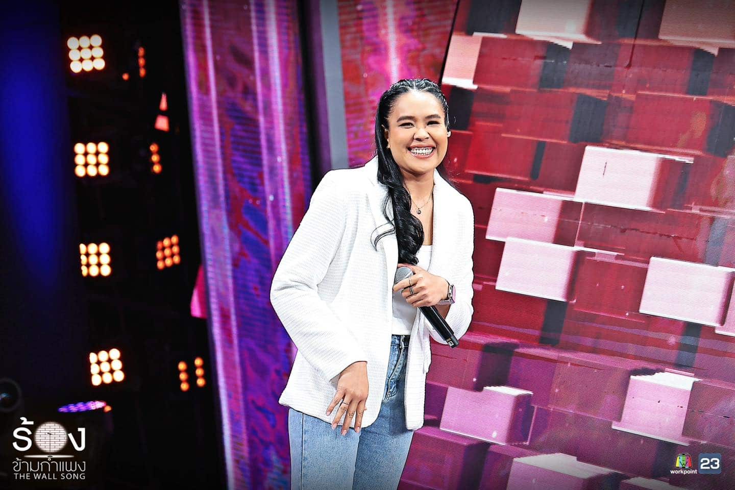 รัศมีแข อรอุมา ร้องข้ามกำแพง