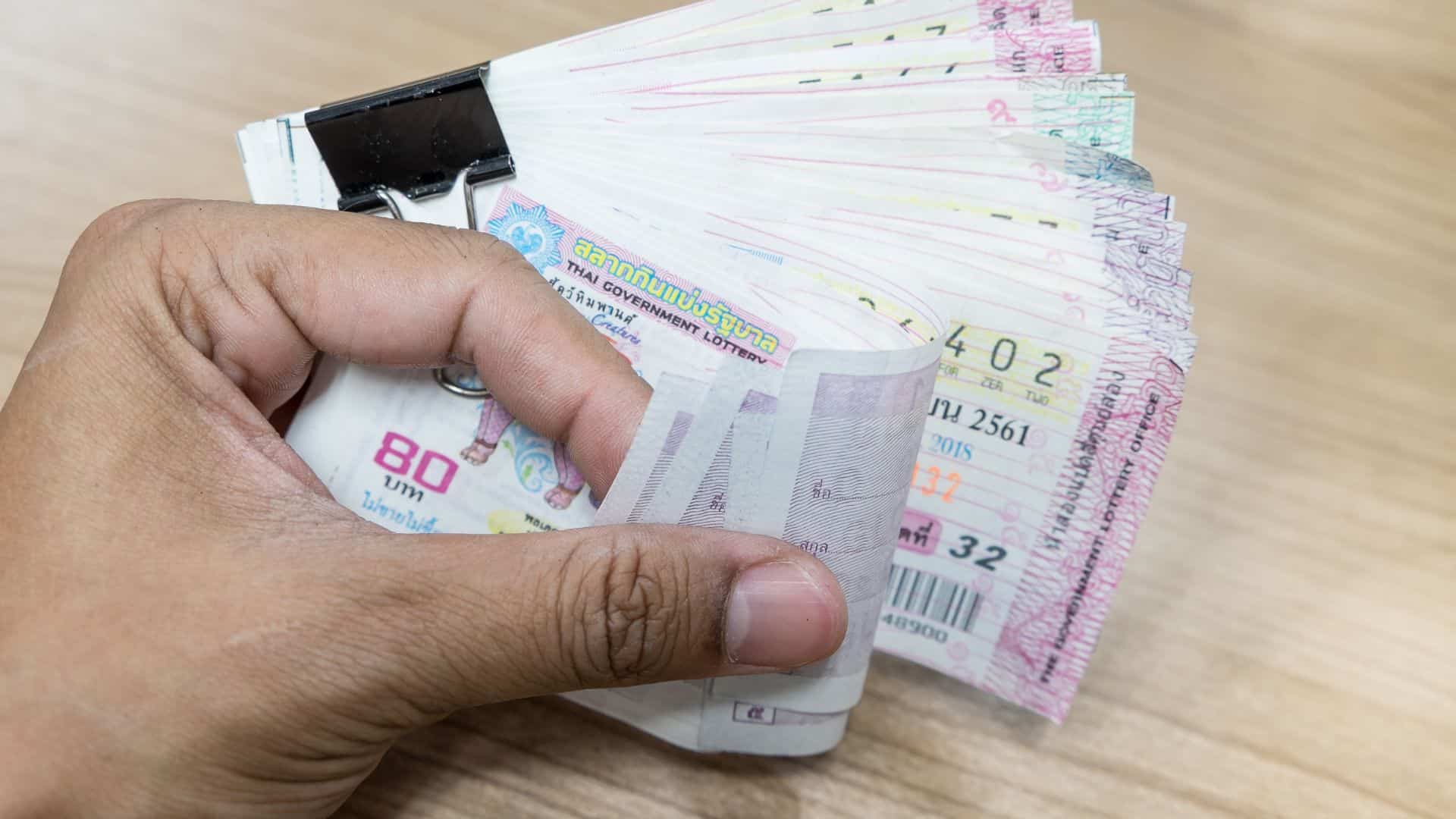 สถิติหวยออก 16 เมษายน ย้อนหลัง 20 ปี