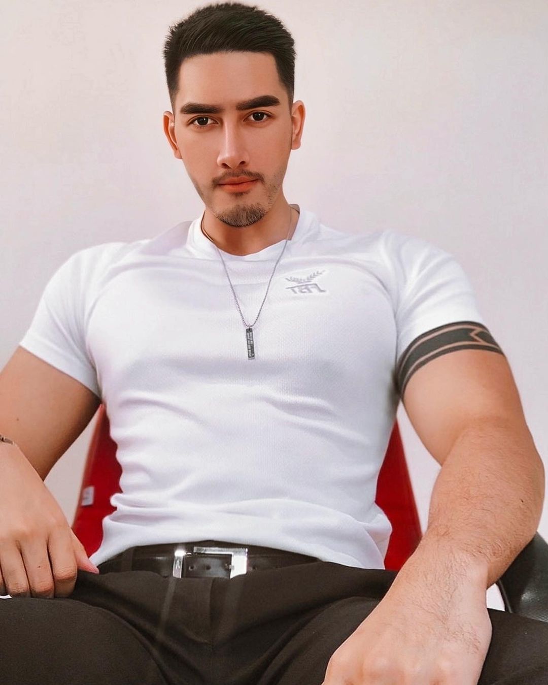 สิงโต แฟนหนุ่ม