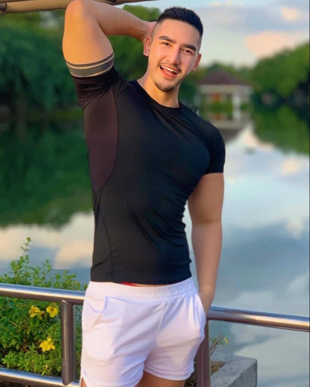 สิงโต แฟนหนุ่ม