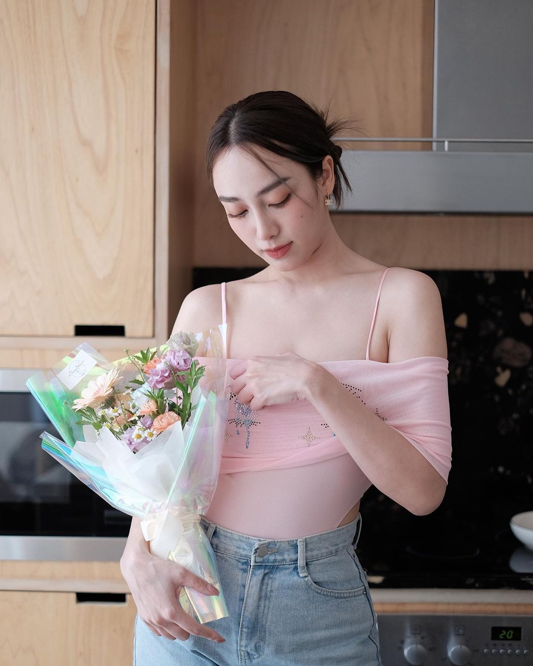 เปรี้ยว ทัศนียา ชุดว่ายน้ำ