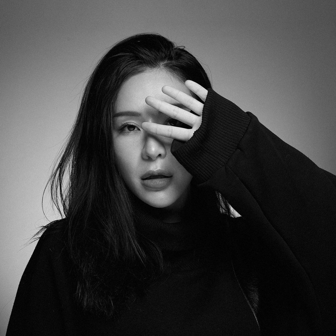 เหลียง หยุนเฟย ประวัติ