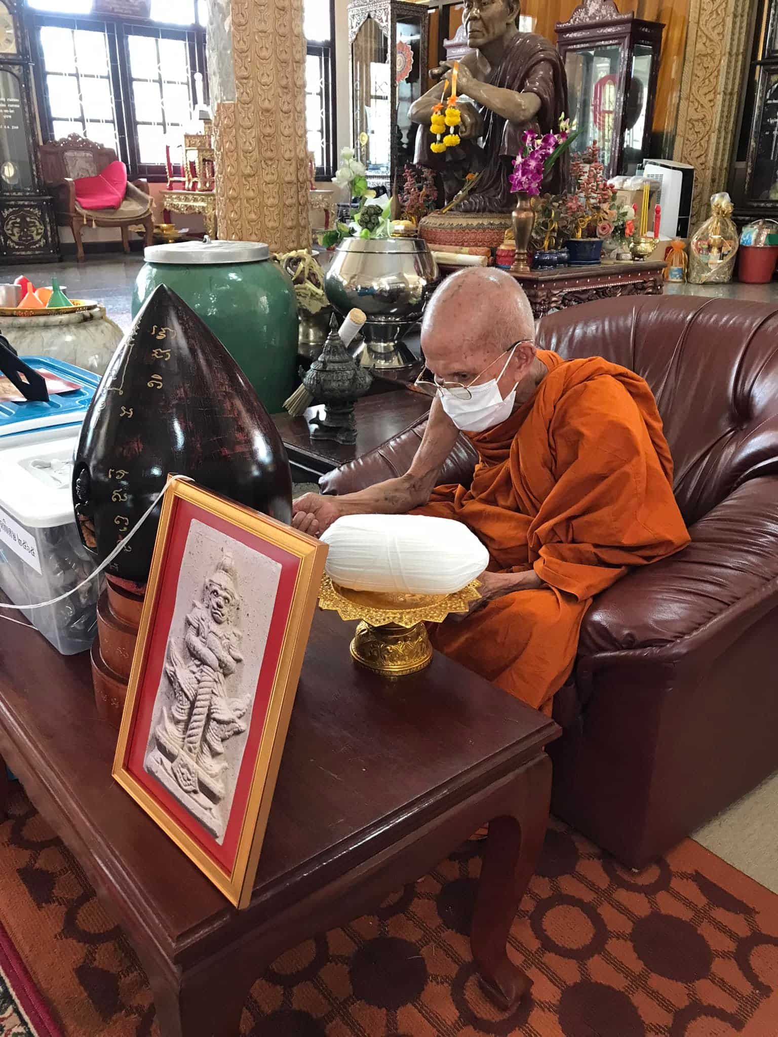 เลขมงคล หลวงพ่อจอย
