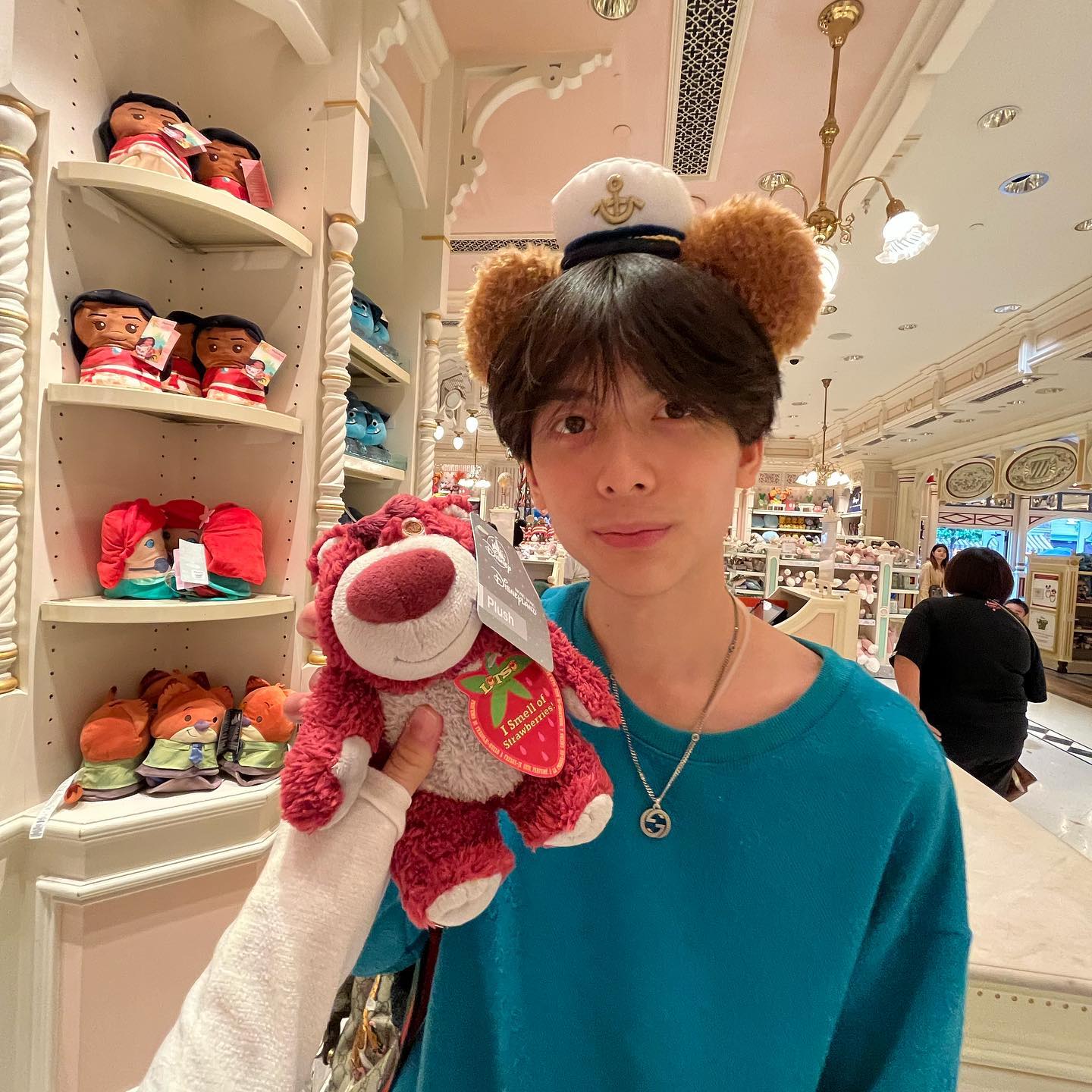 อชิมีย่า ลูกพีททองเจือ