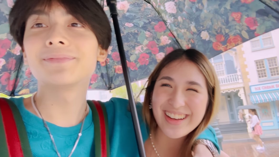 อชิ มีย่า เที่ยวด้วยกัน