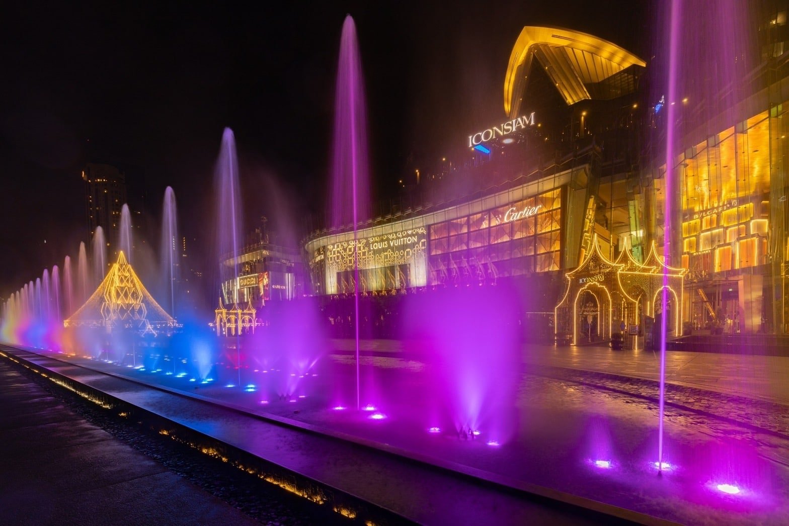 the ICONIC Multimedia Water Features (1)