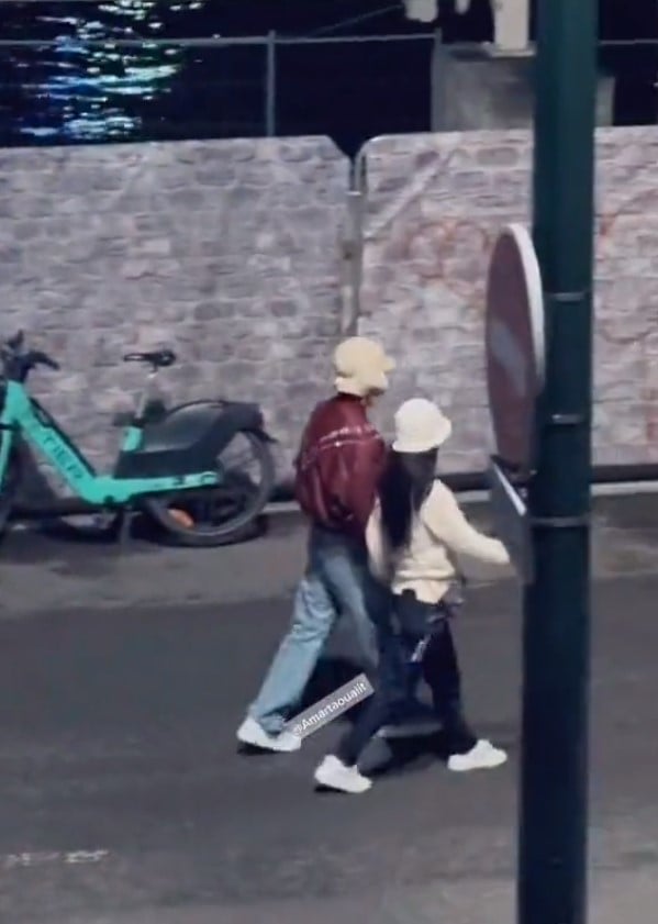 ค่าย ตอบข่าวเดท เจนนี่ - วี