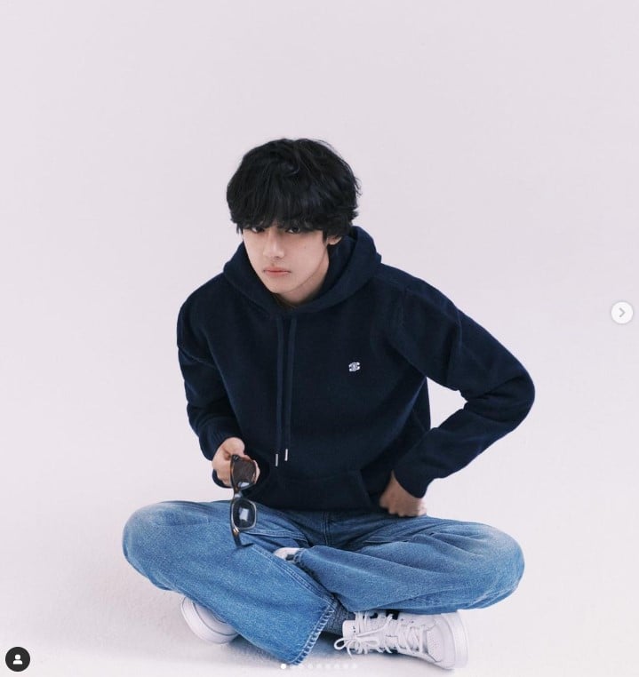 ค่าย ตอบข่าวเดท เจนนี่ - วี