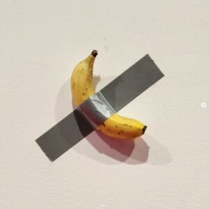 งานศิลปะกล้วย ถูกกิน