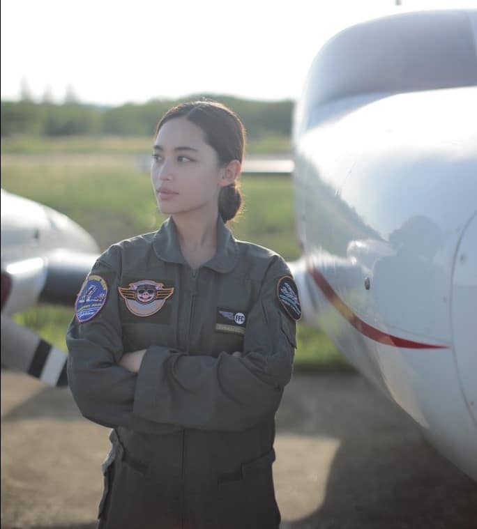 ประวัติ ฟ้า ยงวรี