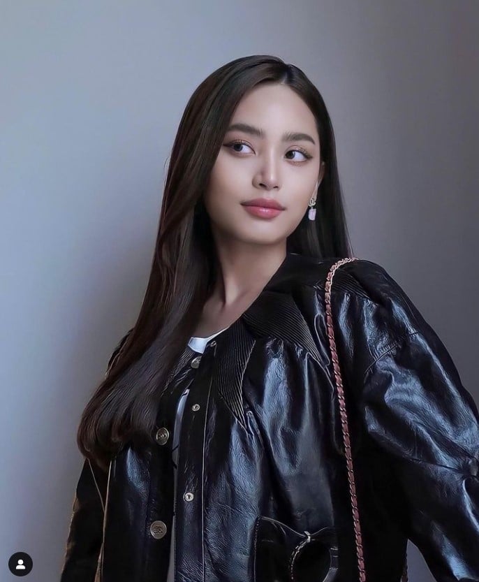 ประวัติ ฟ้า ยงวรี