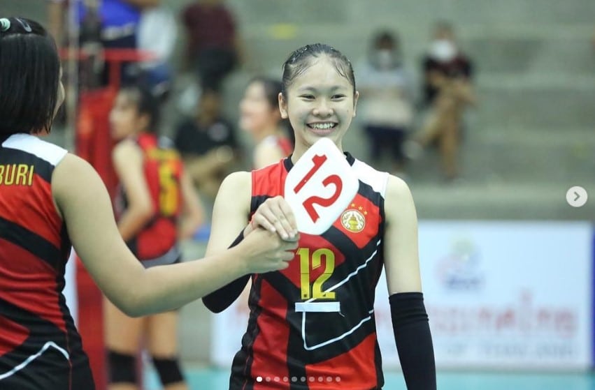 ประวัติ เฟิร์น วริศรา สีทาเลิศ