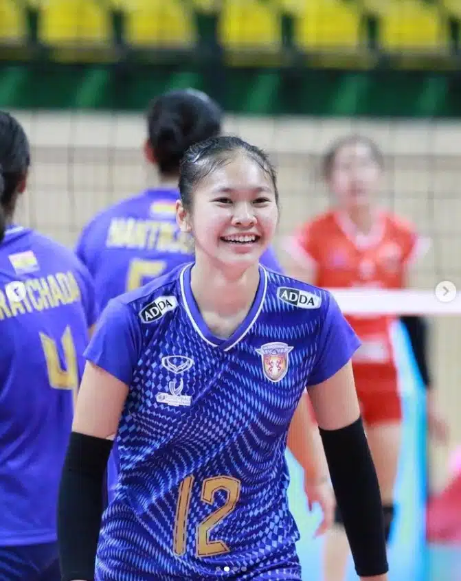 ประวัติ เฟิร์น วริศรา สีทาเลิศ