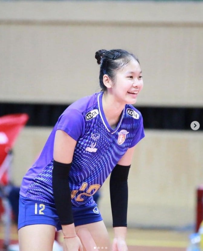 ประวัติ เฟิร์น วริศรา สีทาเลิศ