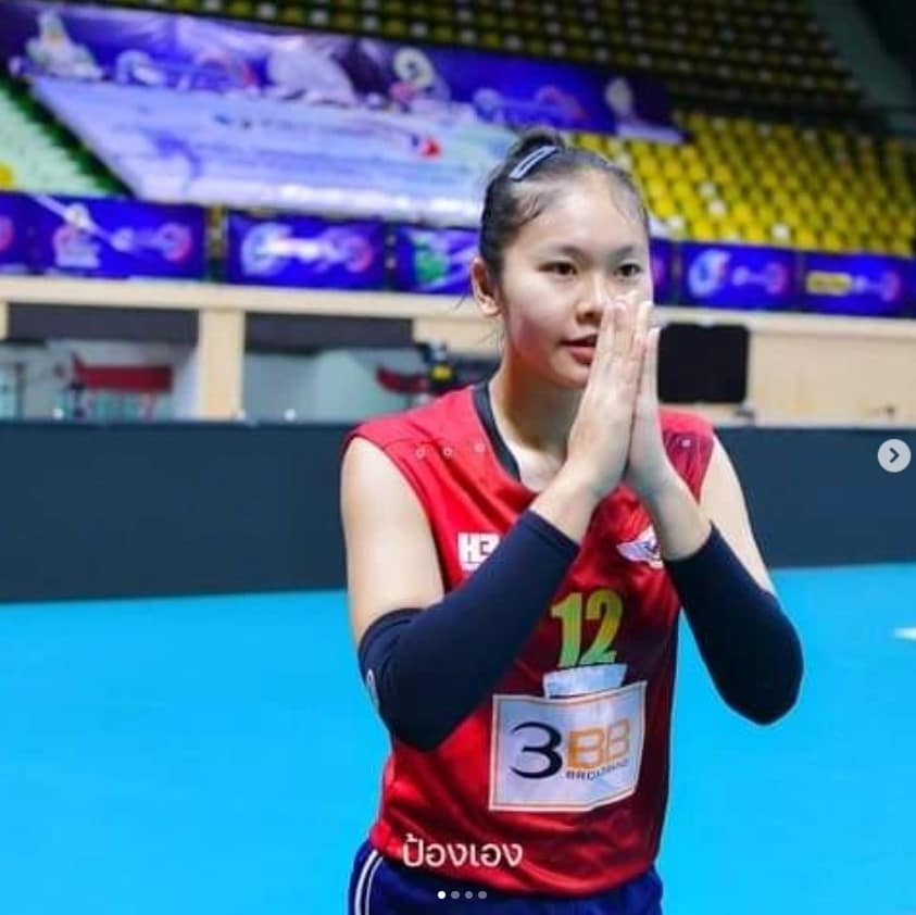 ประวัติ เฟิร์น วริศรา สีทาเลิศ