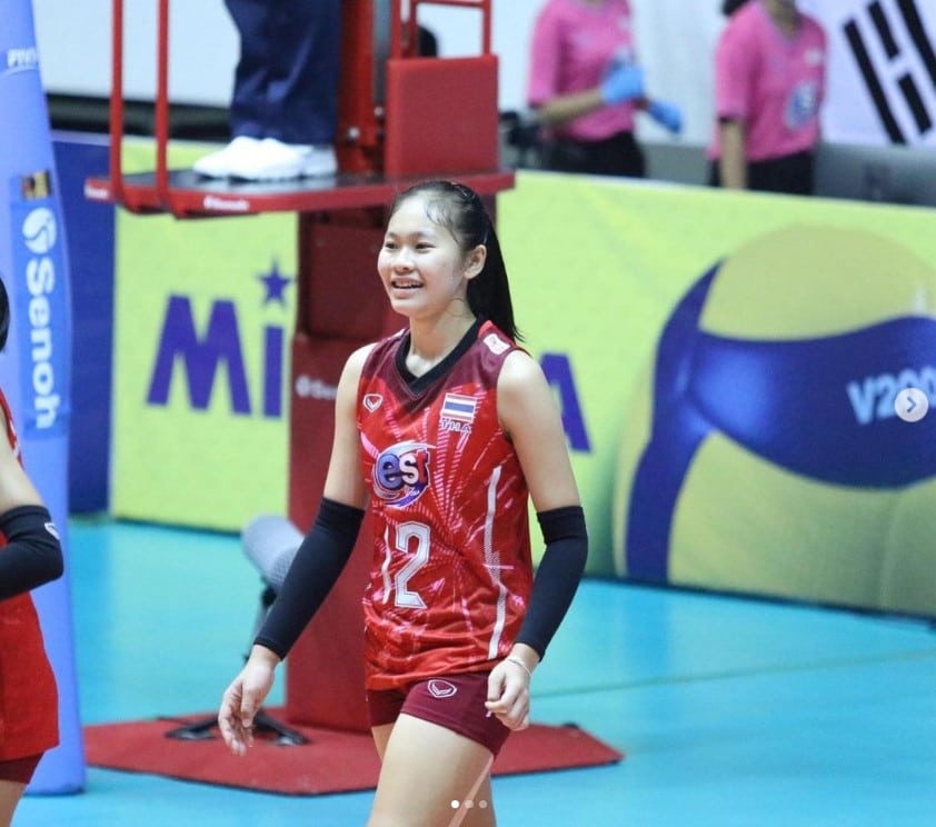 ประวัติ เฟิร์น วริศรา สีทาเลิศ