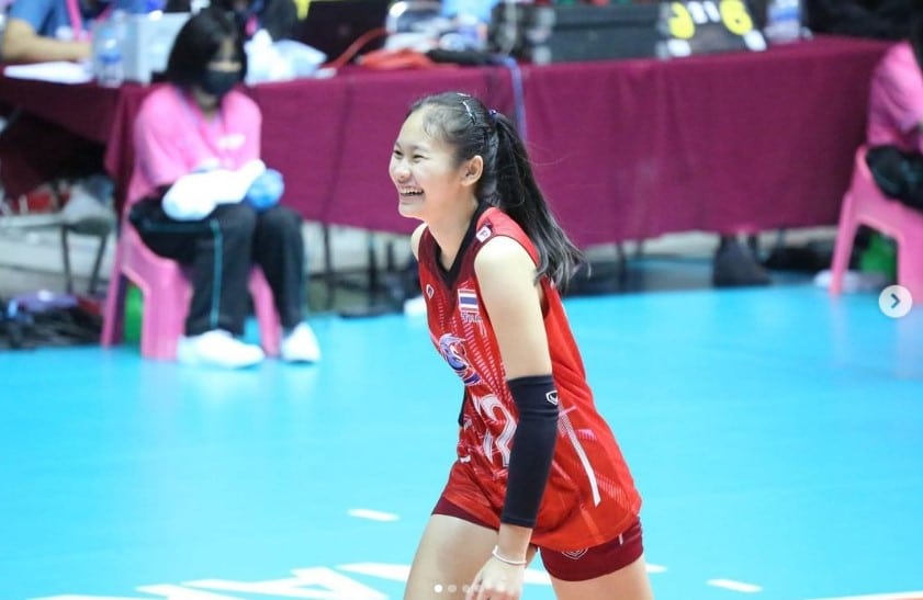 ประวัติ เฟิร์น วริศรา สีทาเลิศ