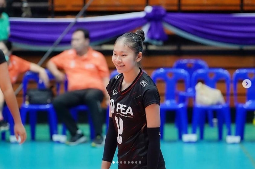 ประวัติ เฟิร์น วริศรา สีทาเลิศ